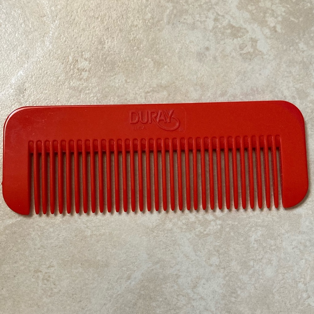 *BRAND NEW* DURAY Red SmallLightweightHandy TravelFriendly Unisex Wide-ToothComb